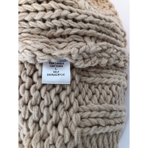 NWT CHUNKY CABLE KNIT SWEATER - Picture 6 of 10